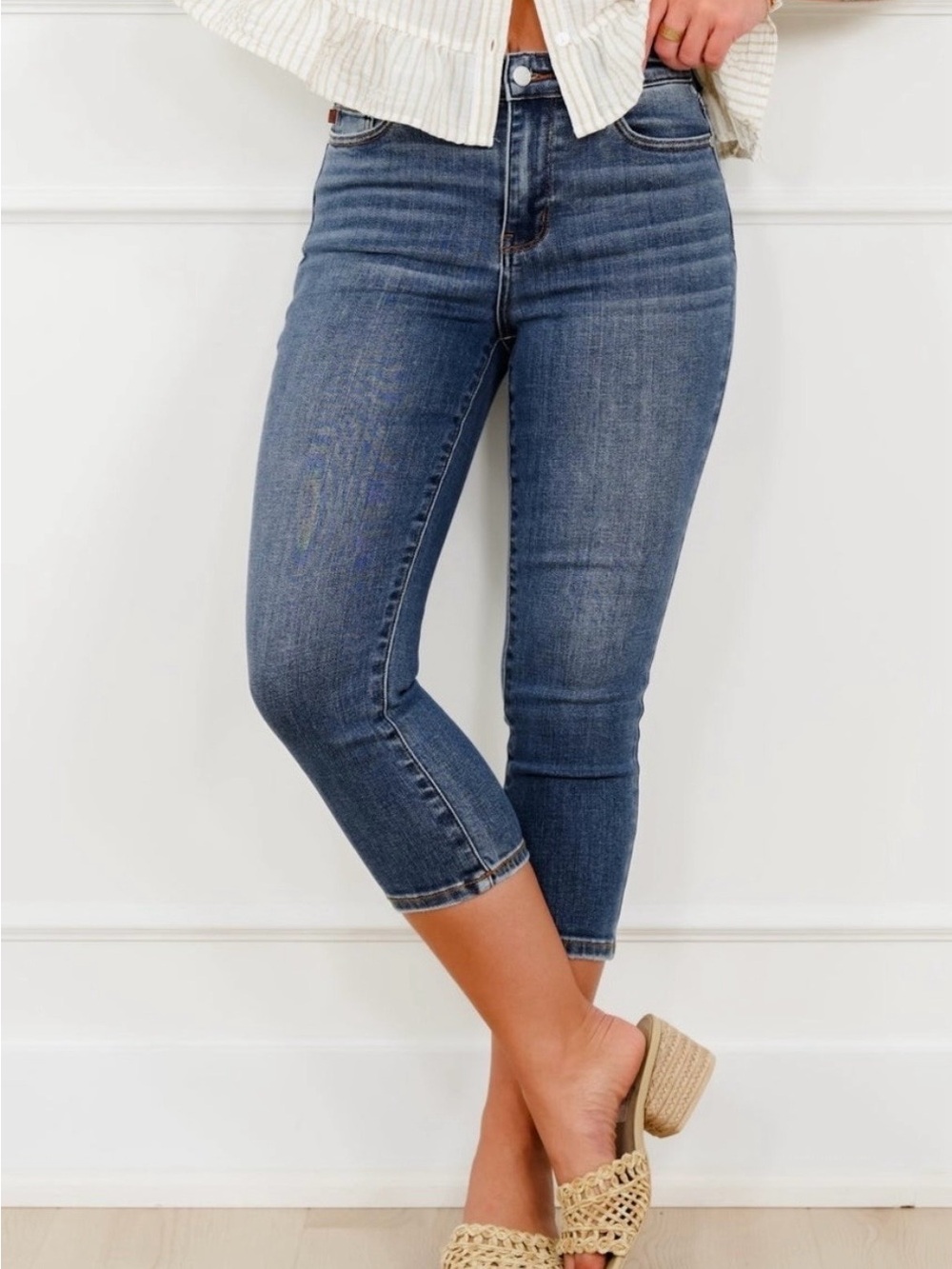 1822 Denim Crop Capri Jeans Size 6 NWT Medium Wash Stretch Slim